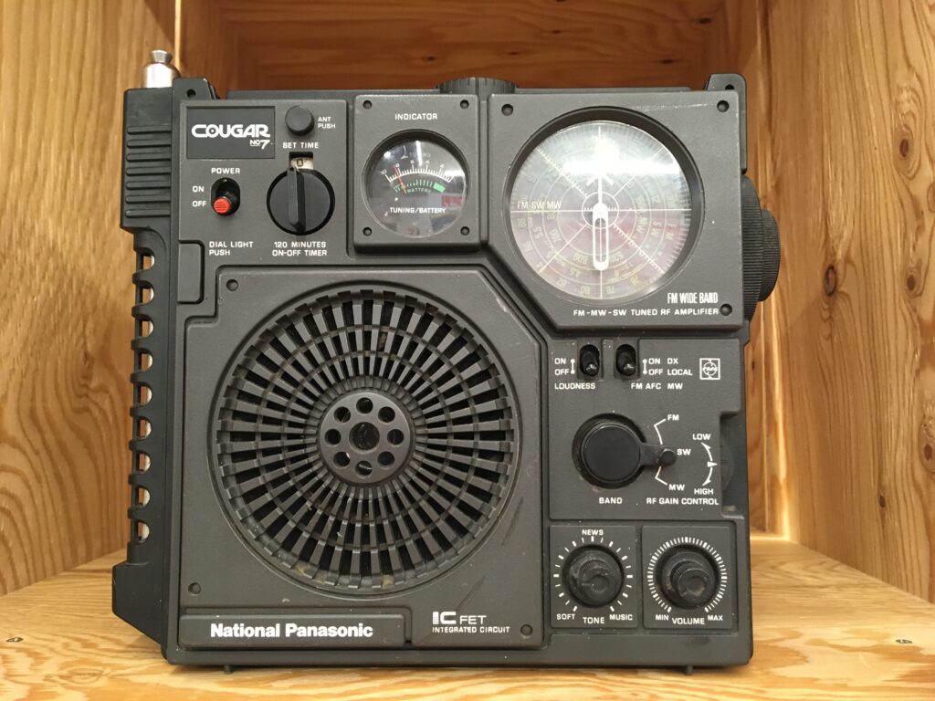 最低価格の ナショナル 3バンドラジオ クーガ No.7 RF-877 ラジオ 