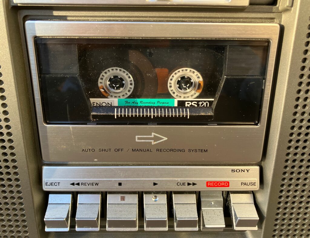 昭和レトロ　ラジカセ　SONY CFS-686 FM/AM ステレオラジカセ ソニー CFS-686 – ドルビーNR搭載の高音質ラジカセ | 【昭和レトロ