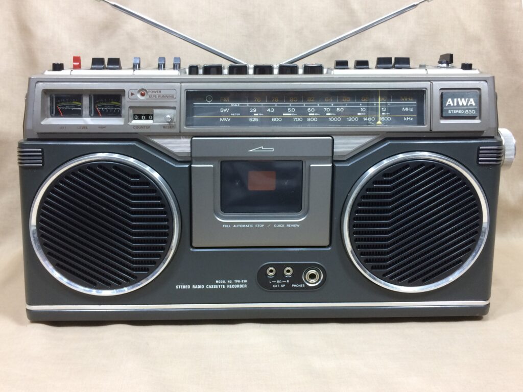 希少AIWAアイワラジカセTPR-830 アイワ TPR-830 – システムアップの核となる実力派ラジカセ | 【昭和