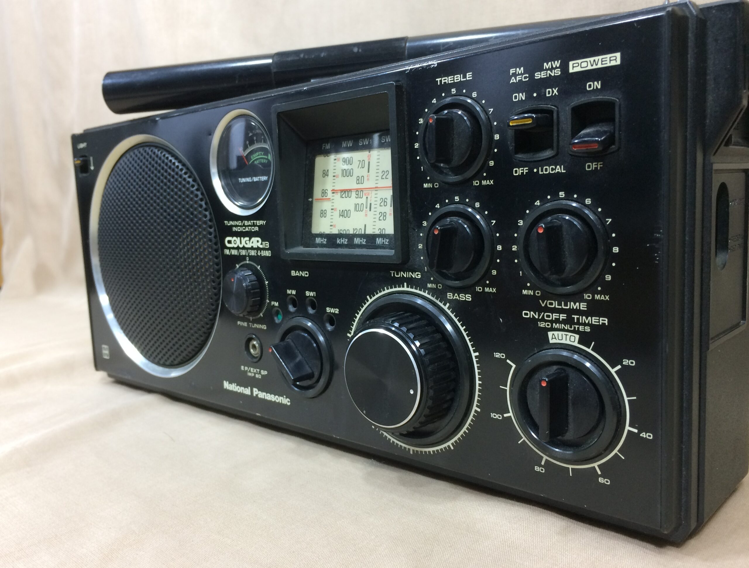 National Panasonic Cougar ラジオ RF-1130 ナショナル RF-1130 – 珍しい横長スタイルのBCLラジオ | 【昭和レトロ
