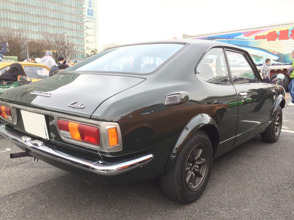 スポーティーなリアビュー