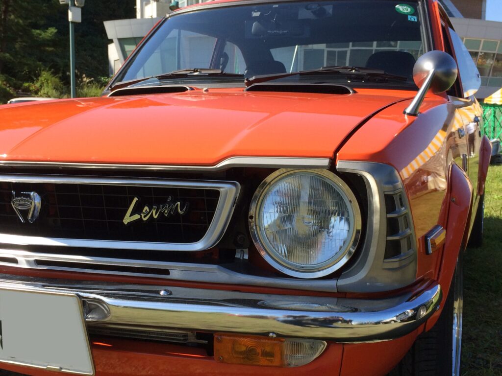 カローラレビン