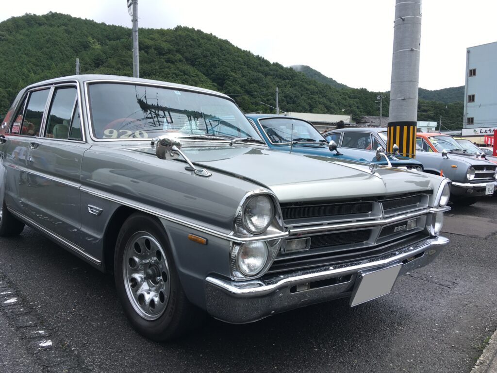 日産グロリア　スーパーデラックス