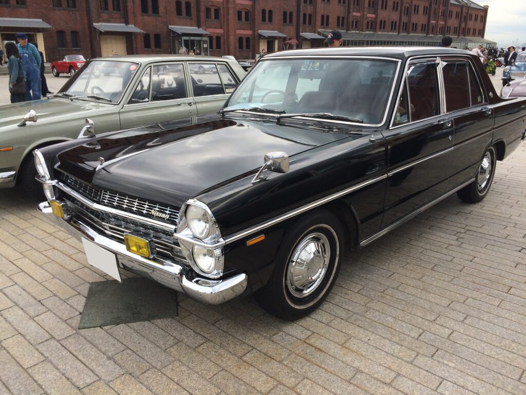 威厳あるフォーマルセダン