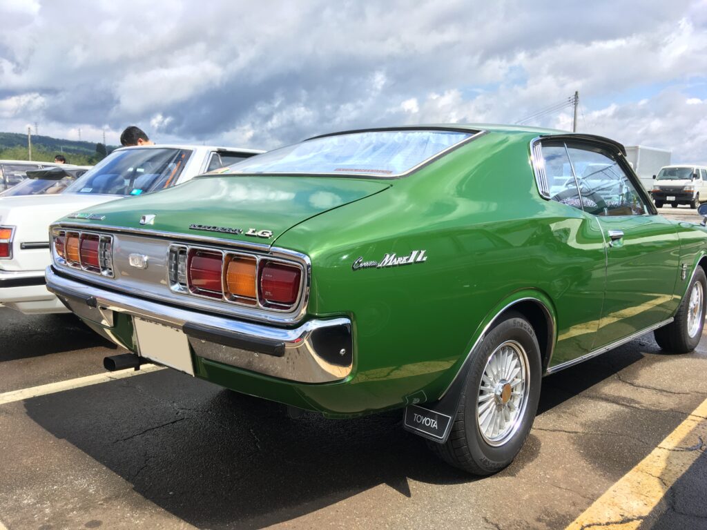 GTカーらしいリアビュー