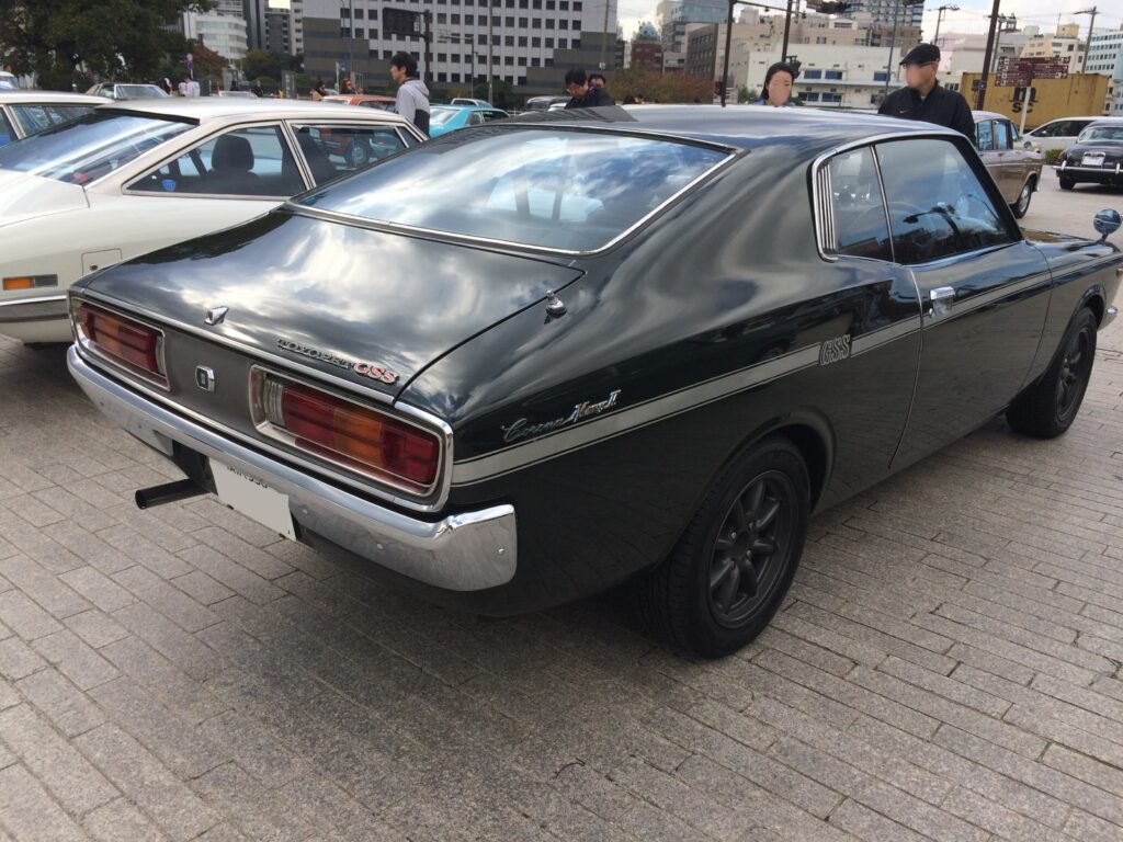 伸びやかなファストバック